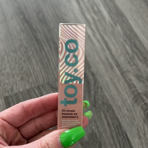 Toy.co Smart Gloss Calabasas – Peach Nude Lip Gloss Shine Glassy Glow NIB - Picture 3 of 7